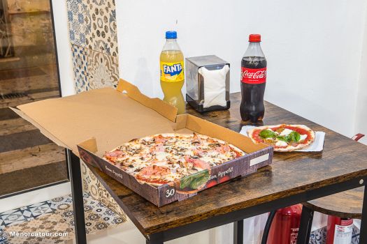 Pizzería La Plaza, pizza italiana para llevar en Mahón (32)
