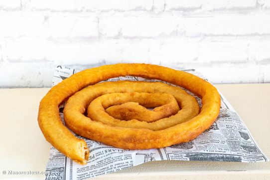 Churros, frituras y repostería de Fritha, churrería y freiduría en Mahón (6)
