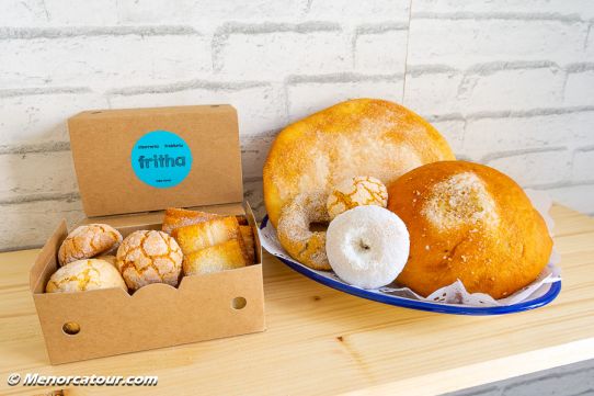 Churros, frituras y repostería de Fritha, churrería y freiduría en Mahón (25)