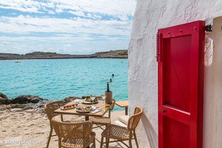 Bucaneros Binibeca, chiringuito en la playa de Binibeca, Menorca