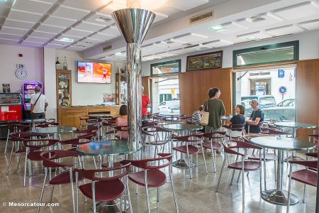 Restaurante Bar Loar en Ferreries, Menorca: local y terraza (6)