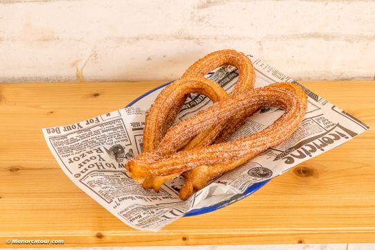 Churros, frituras y repostería de Fritha, churrería y freiduría en Mahón (19)