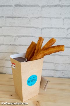 Churros, frituras y repostería de Fritha, churrería y freiduría en Mahón (24)