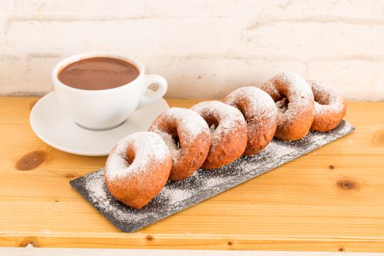 Churros, frituras y repostería de Fritha, churrería y freiduría en Mahón (11)